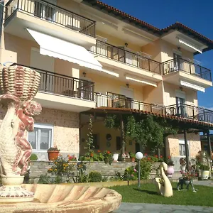 https://sofia-lakis-house.hotelschalkidiki.net